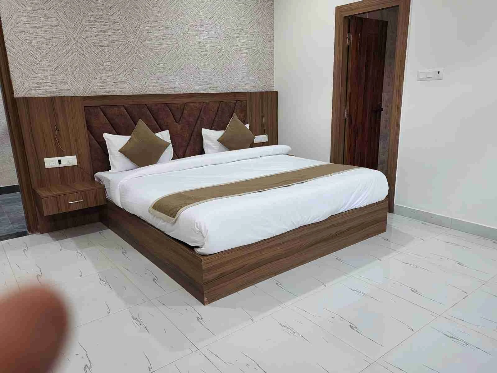 Hotel Shree Priyasharnam